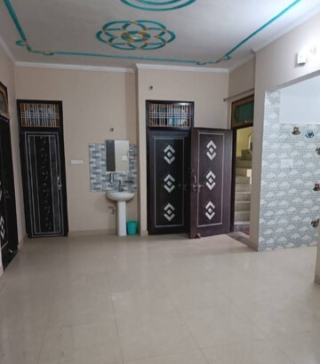 Room in 2 BHK Villa at Jankipuram – for Rent