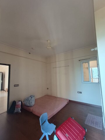 Room in 3 BHK Apartment at Dasnac The Jewel, Sector 75 – for Rent