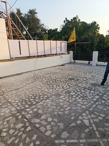 Balcony in 1 RK Builder Floor at Sector 39 – for Rent