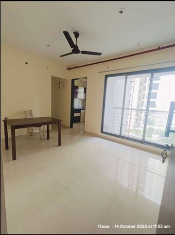 Room in 2 BHK Apartment at Runwal Eirene, Balkum Pada – for Rent