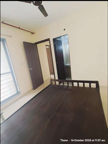 Room in 2 BHK Apartment at Runwal Eirene, Balkum Pada – for Rent