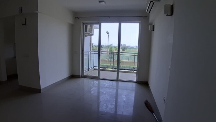 Room, emaar-imperial-gardens 3.5 Bedroom 2000 Sq.Ft. Apartment In Sector 102 Gurgaon 9623611