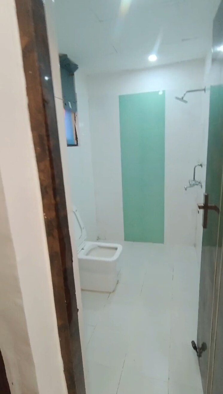 Bathroom, high-end-paradise-ii 3 Bedroom 1175 Sq.Ft. Apartment In Raj Nagar Extension Ghaziabad 9623649