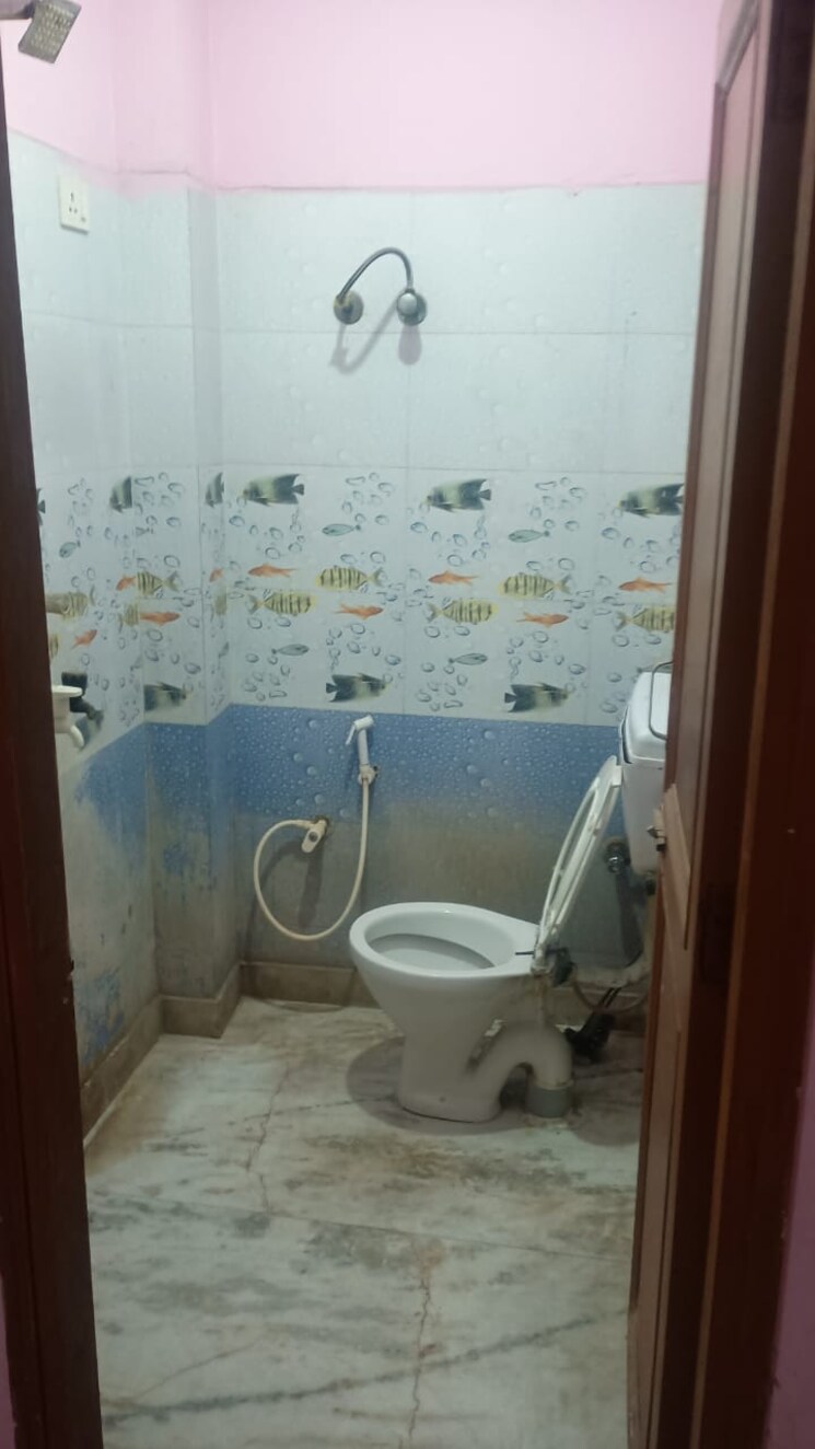 Bathroom, new ashok nagar 1.5 Bedroom 400 Sq.Ft. Builder Floor In New Ashok Nagar Delhi 9623653