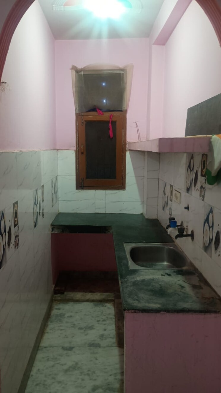 Kitchen, new ashok nagar 1.5 Bedroom 400 Sq.Ft. Builder Floor In New Ashok Nagar Delhi 9623653