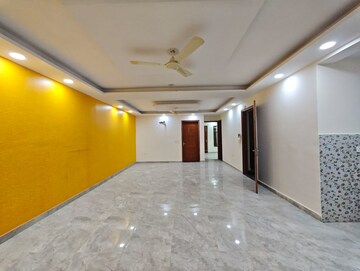 Living Room in 4 BHK Builder Floor at Green Fields Colony – for Rent