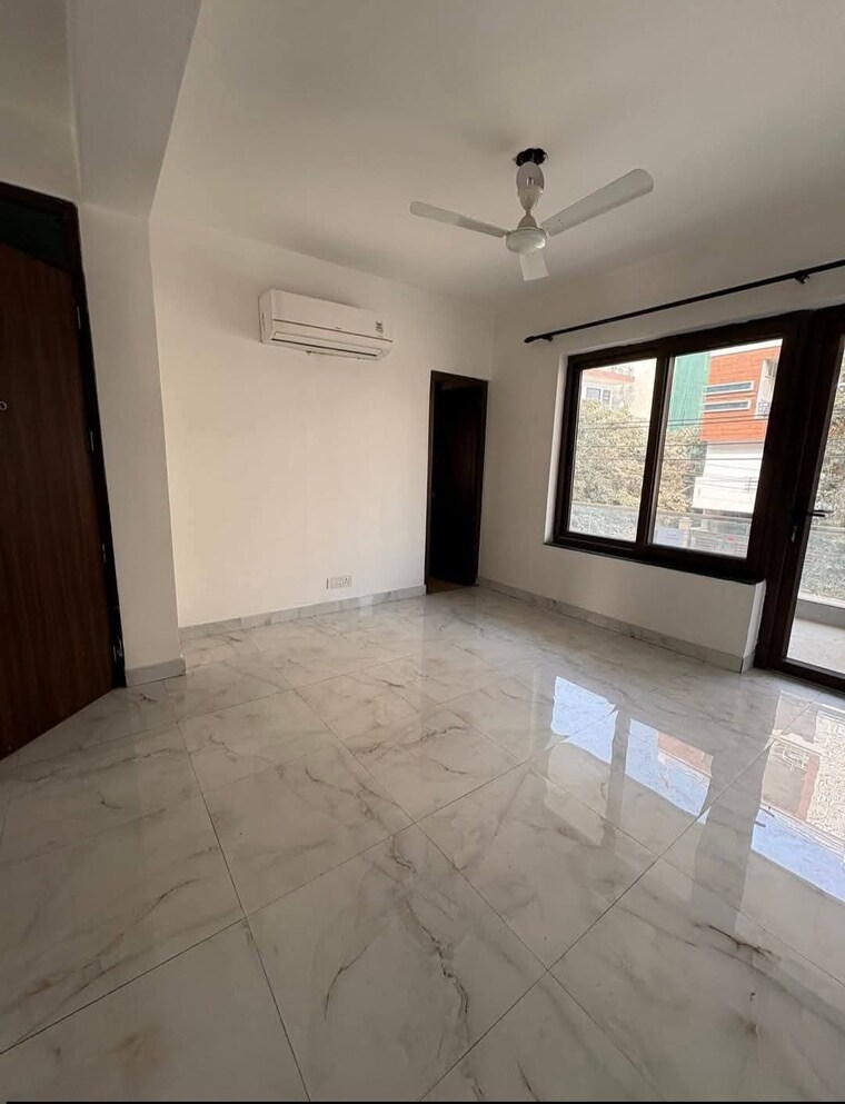 Room, smart-world-orchard 3 Bedroom 1630 Sq.Ft. Apartment In Sector 61 Gurgaon 9623663
