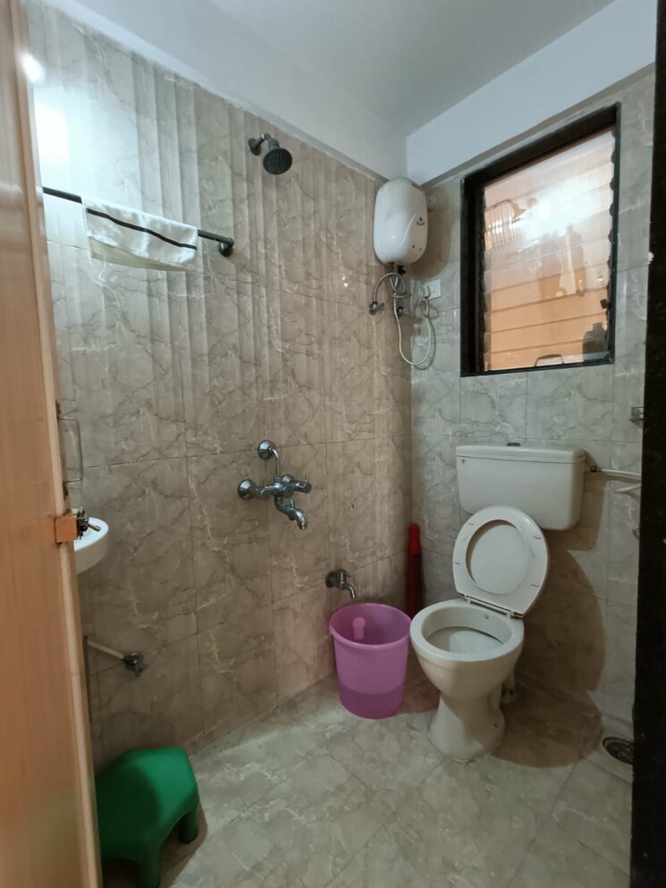 Bathroom, om-prabhu-manohar-chs 2 Bedroom 1120 Sq.Ft. Apartment In Seawoods Sector 50 Navi Mumbai 9623683