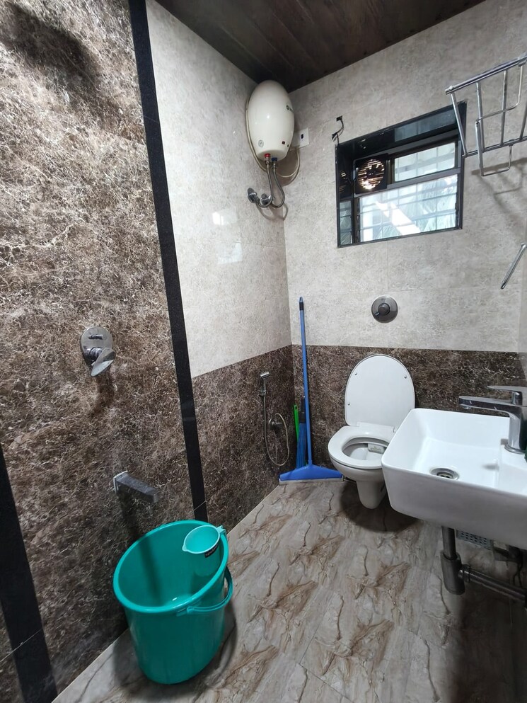 Bathroom, sahyog-apartments-nerul 4 Bedroom 1600 Sq.Ft. Apartment In Nerul Navi Mumbai 9623695