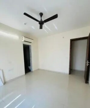 Room in 3.5 BHK Apartment at Supreme Belmac Residences, Kalyani Nagar – for Rent