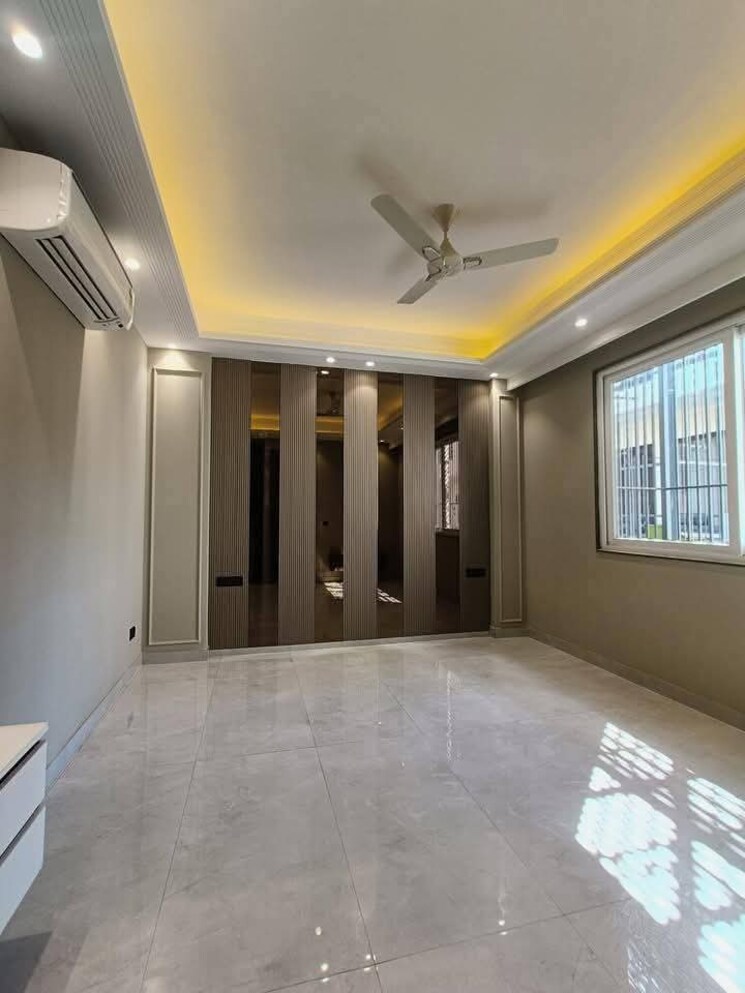Room, saket 3 Bedroom 1800 Sq.Ft. Apartment In Saket Delhi 9623743