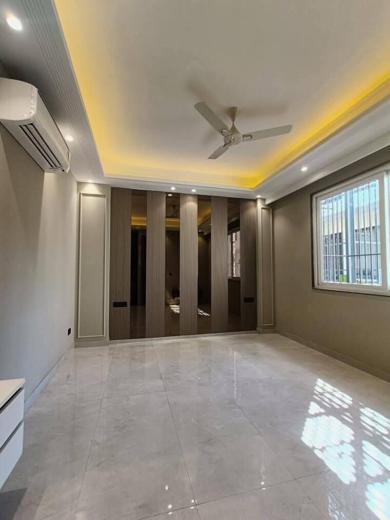 Room, saket 3 Bedroom 1800 Sq.Ft. Apartment In Saket Delhi 9623743