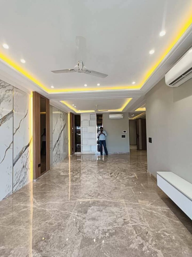 Room, saket 3 Bedroom 1800 Sq.Ft. Apartment In Saket Delhi 9623743