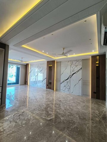 Room in 3 BHK Apartment at Saket – for Rent