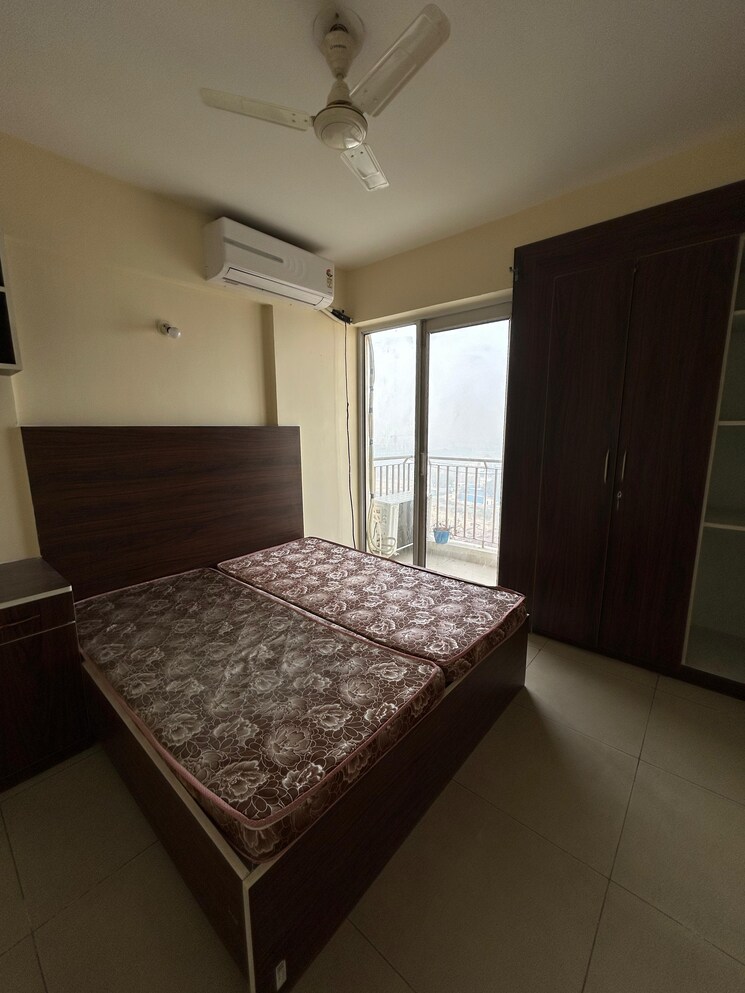 Bedroom, wave-dream-homes 1 Bedroom 578 Sq.Ft. Apartment In Wave City Ghaziabad 9623767