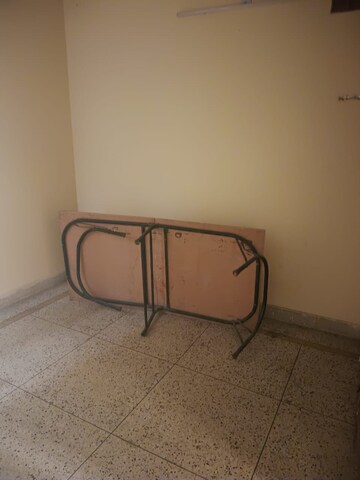 Room in 1.5 BHK Independent House at RWA Apartments Sector 20, Sector 20 – for Rent