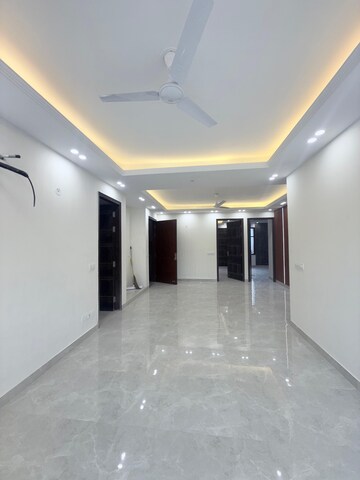 Building Lobby in 3 BHK Builder Floor at Sector 56 – for Rent