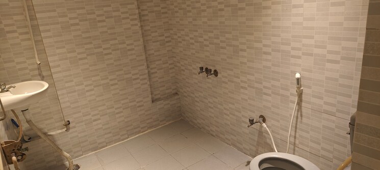 Bathroom, ejipura 2 Bedroom 700 Sq.Ft. Apartment In Ejipura Bangalore 9623785