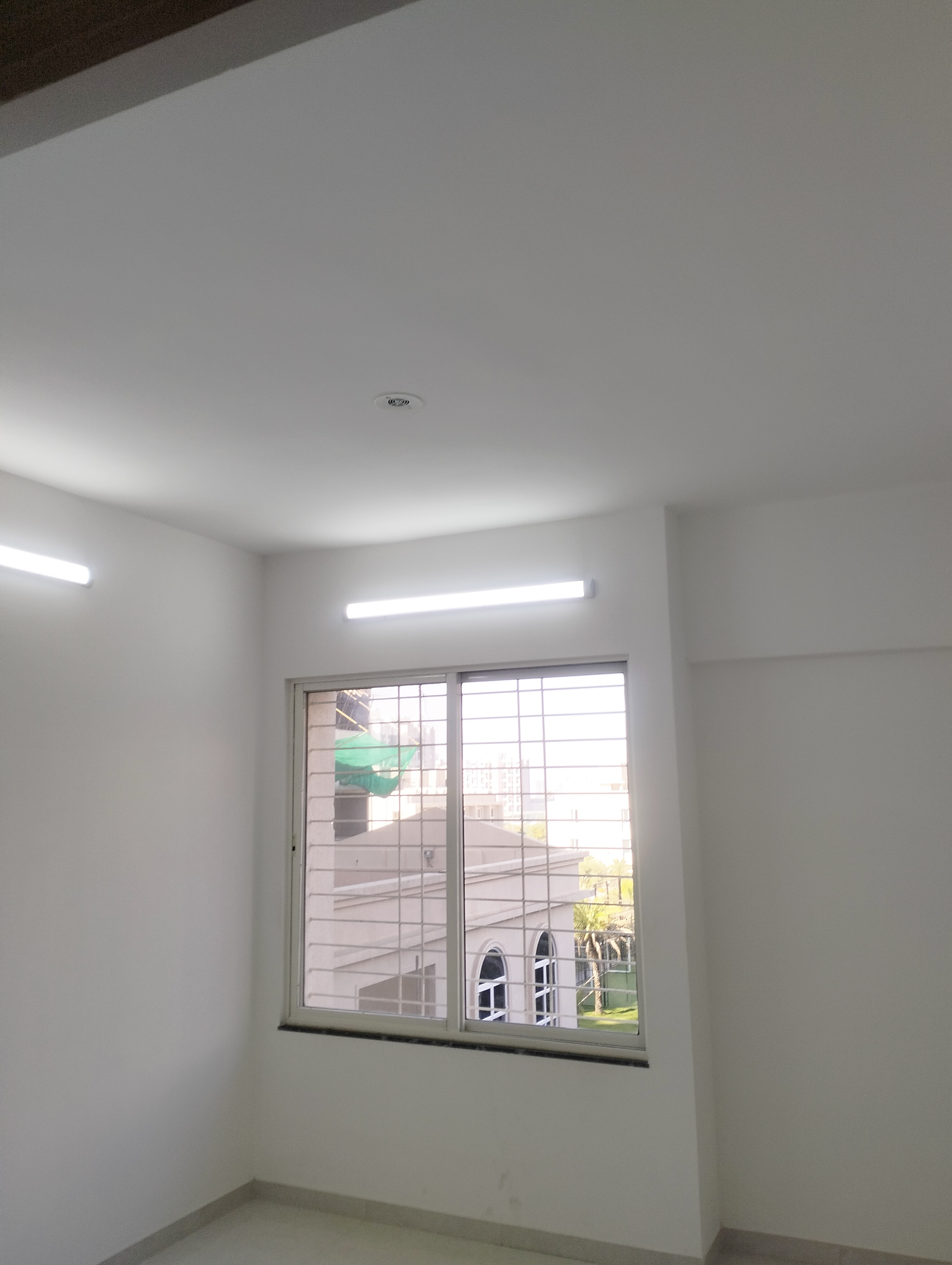 3 BHK 2300 Sq.Ft. Apartment in Tain Square