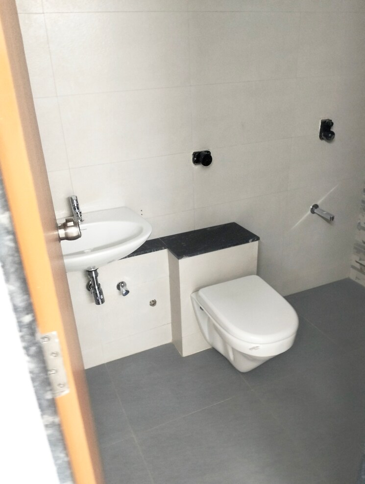 Bathroom, tain-square 3 Bedroom 2300 Sq.Ft. Apartment In Wanwadi Pune 9623771