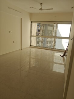 2 BHK + Extra Room Apartment For Sale in Godrej Central