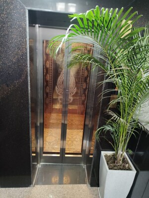 Lift in 6+ BHK Independent House at Crossing Republic – for Sale