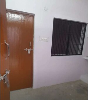 Room in 1 BHK Villa at Lalkuan – for Rent