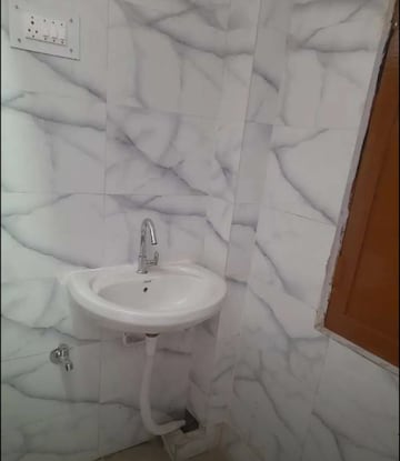 Bathroom in 1 BHK Villa at Lalkuan – for Rent