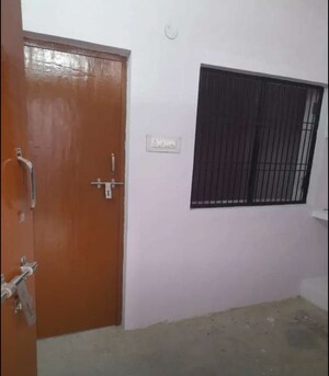 Room in 1 BHK Villa at Lalkuan – for Rent