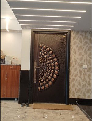 Furnished Amenities in 6+ BHK Independent House at Crossing Republic – for Sale