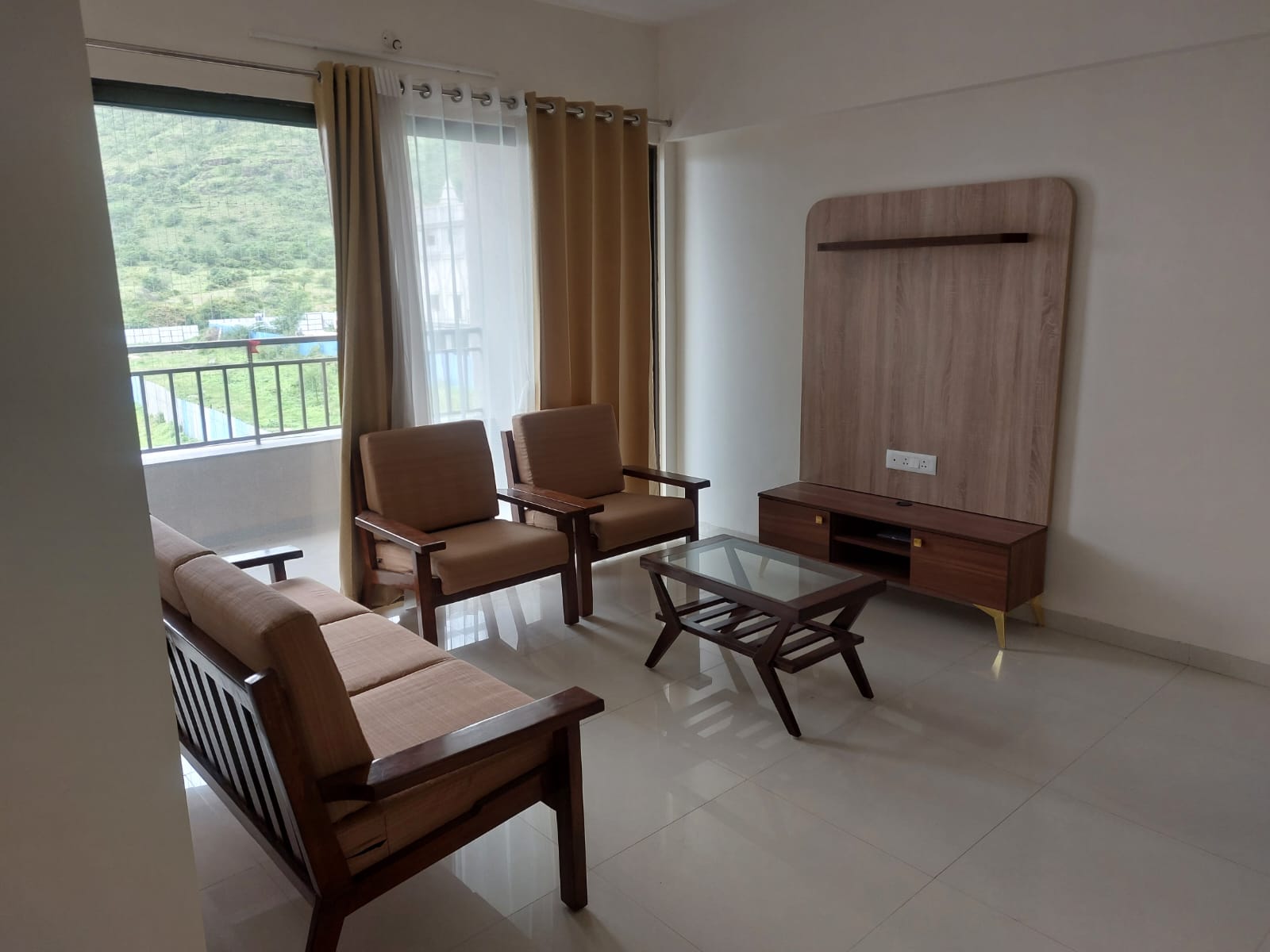 2 BHK + Pooja Room 675 Sq.Ft. Apartment in Mantra Montana Phase 1
