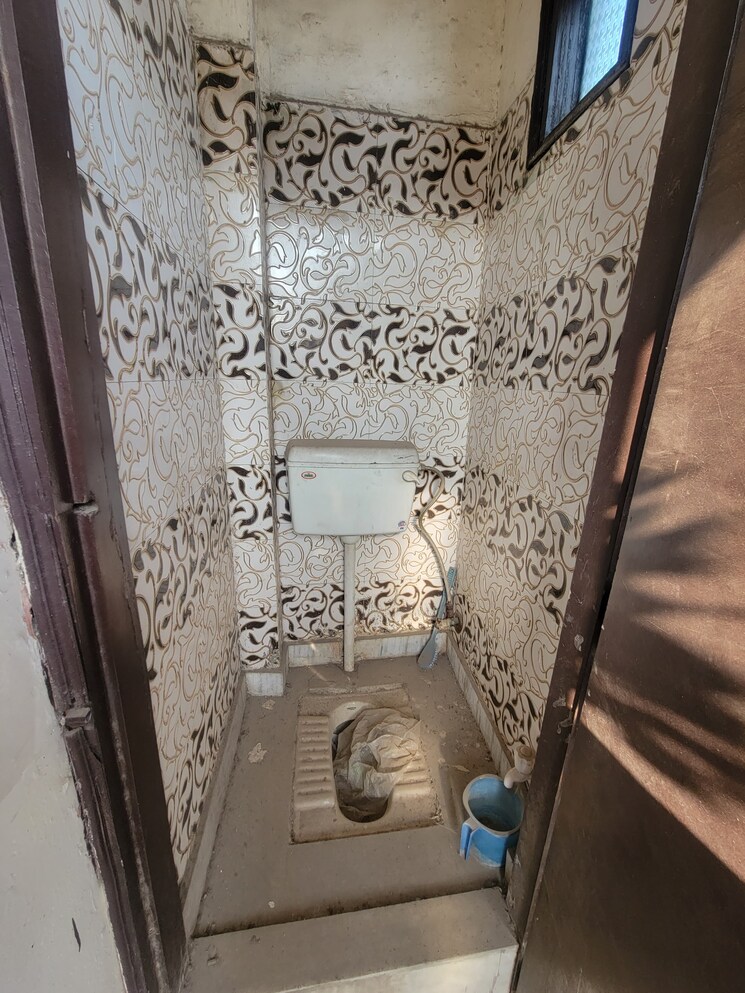 Bathroom, govindpuri 2 Bedroom 570 Sq.Ft. Builder Floor In Govindpuri Delhi 9623838