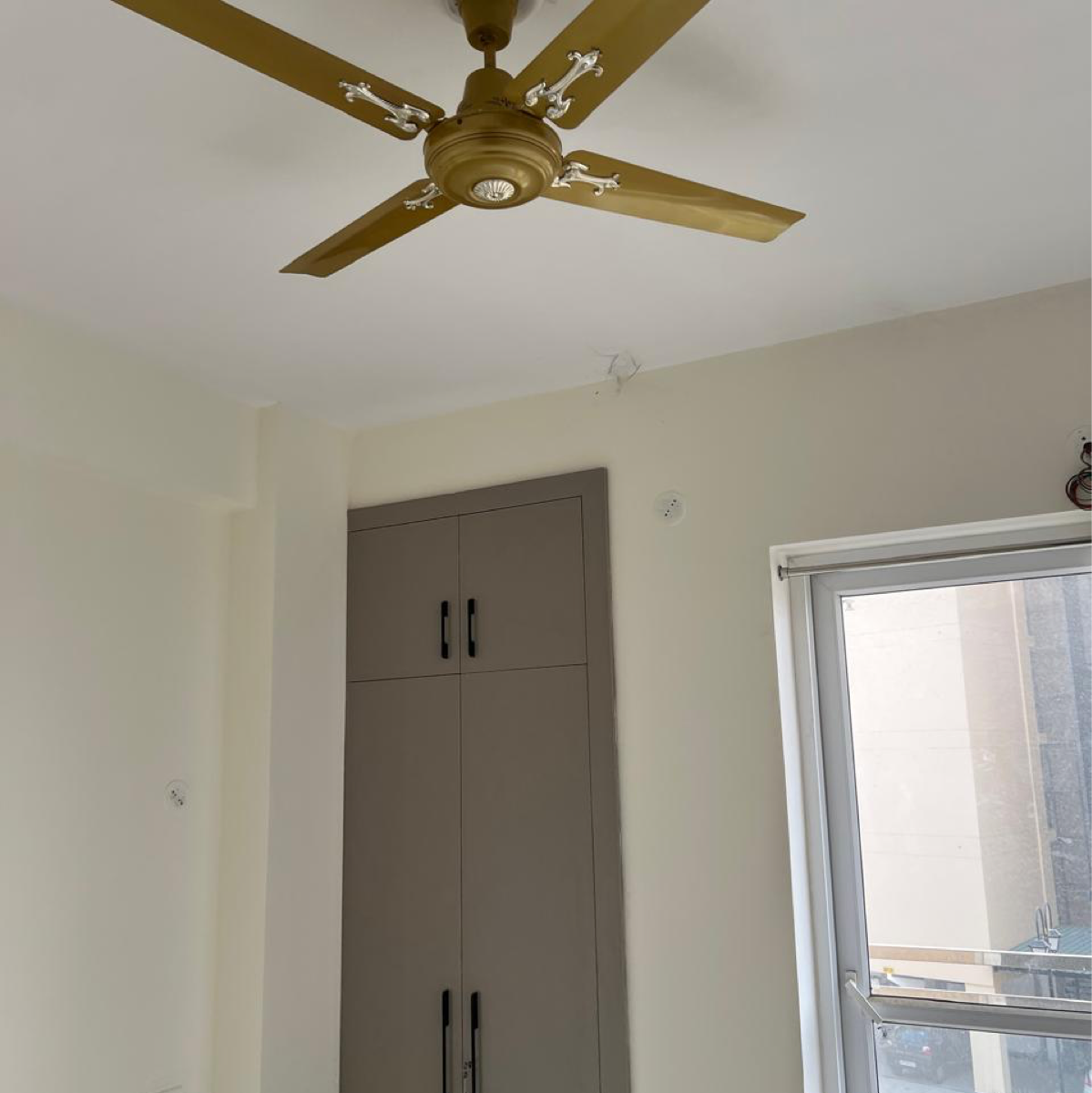 3 BHK + Pooja Room Apartment For Rent in Opportune Crystal Mayberry