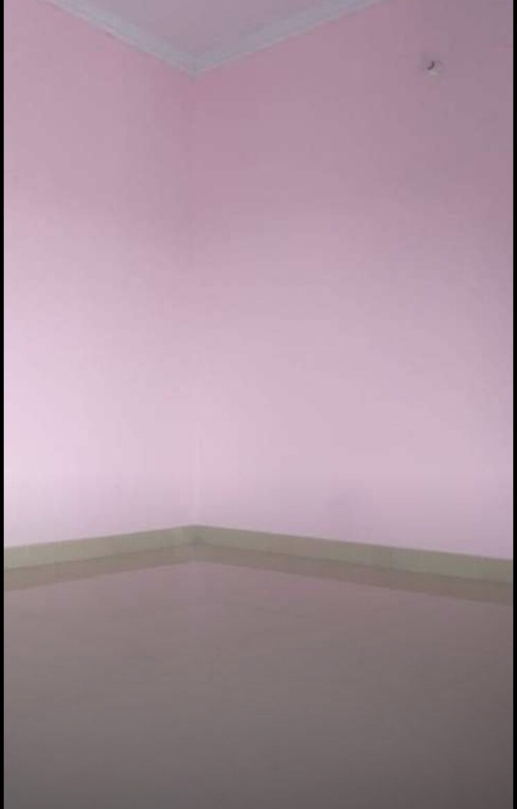 Room, hazratganj 2 Bedroom 950 Sq.Ft. Apartment In Hazratganj Lucknow 9623845