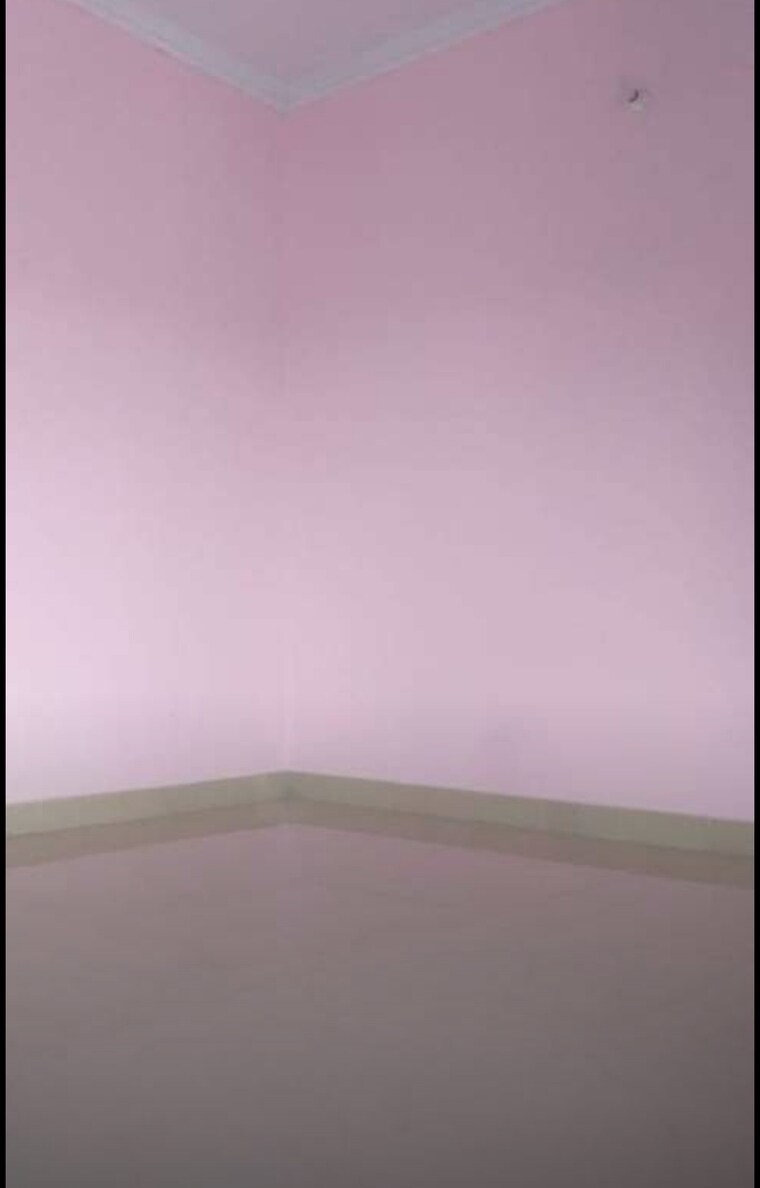 Room, hazratganj 2 Bedroom 950 Sq.Ft. Apartment In Hazratganj Lucknow 9623845