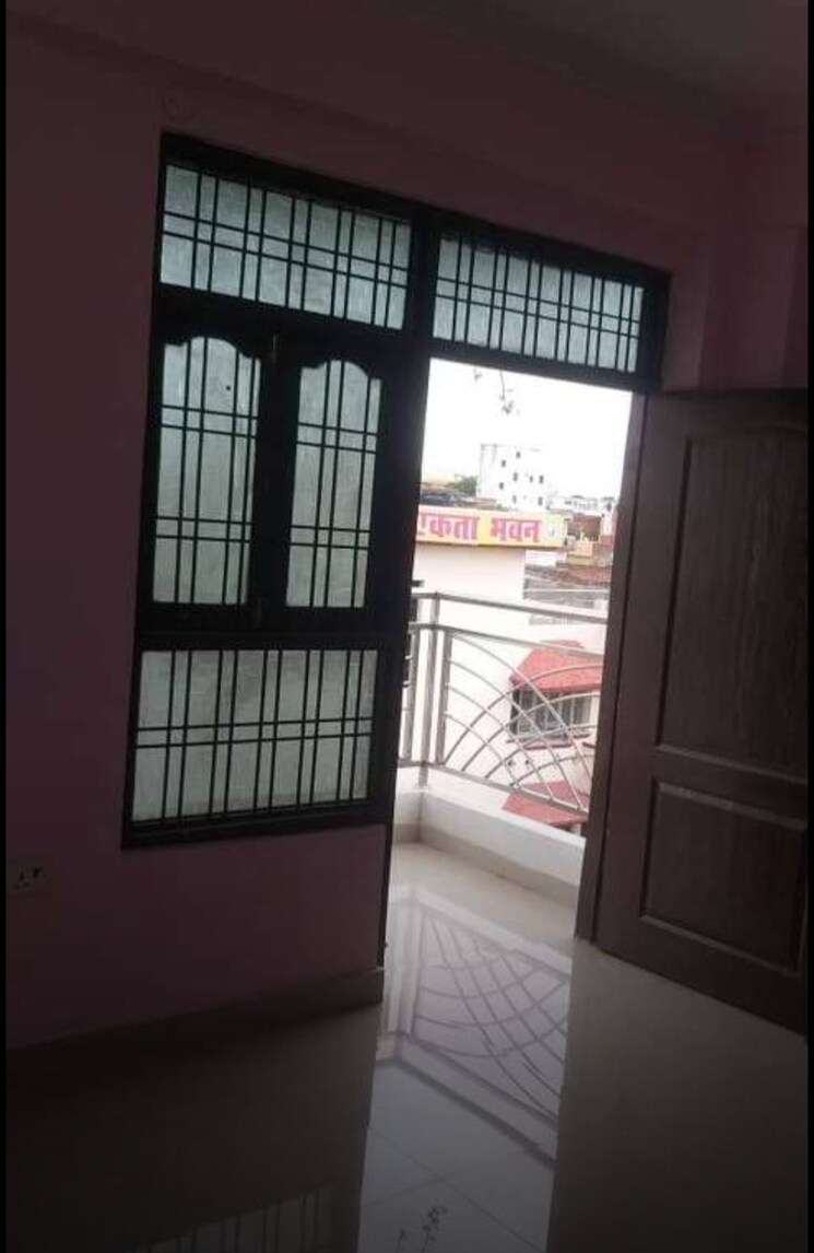 Room, hazratganj 2 Bedroom 950 Sq.Ft. Apartment In Hazratganj Lucknow 9623845