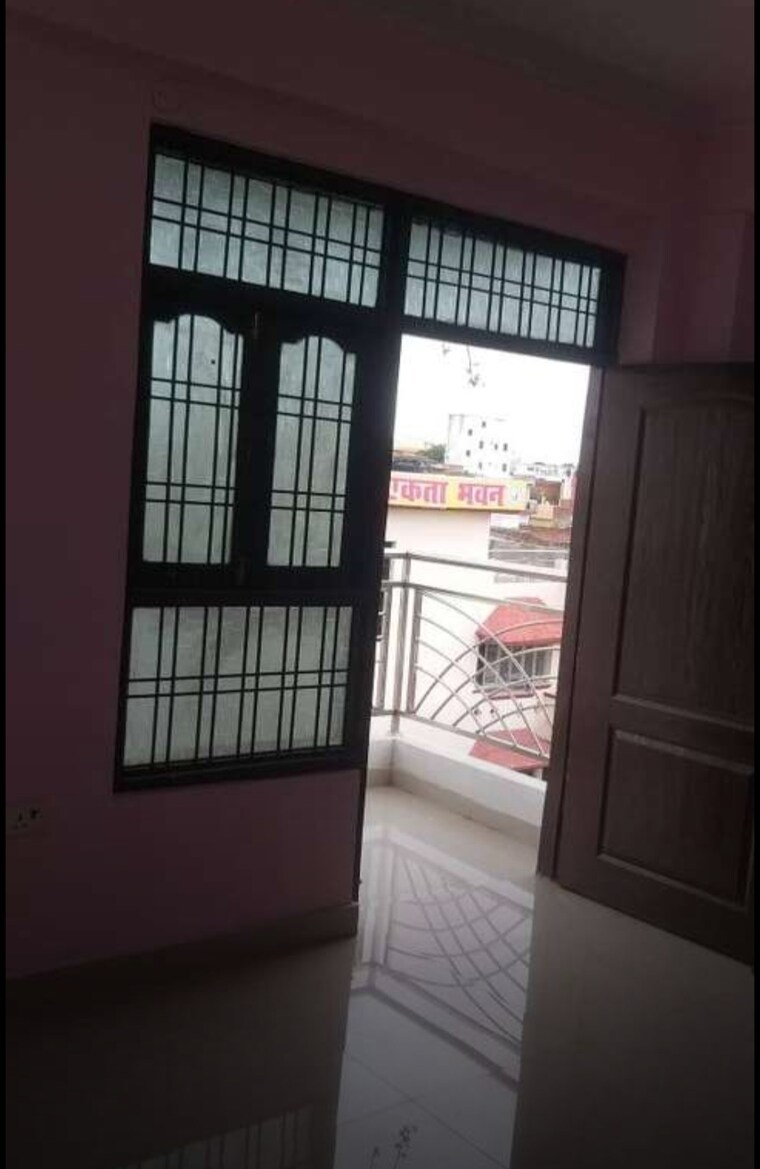 Room, hazratganj 2 Bedroom 950 Sq.Ft. Apartment In Hazratganj Lucknow 9623845