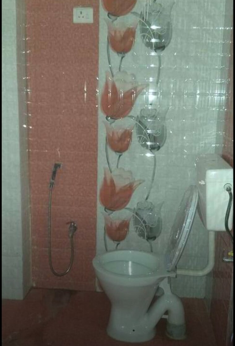 Bathroom, hazratganj 2 Bedroom 950 Sq.Ft. Apartment In Hazratganj Lucknow 9623845