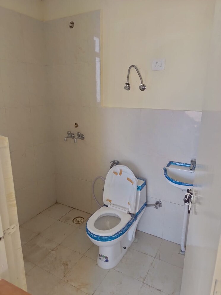 Bathroom, pyramid-heights 2 Bedroom 691 Sq.Ft. Apartment In Sector 85 Gurgaon 9623843