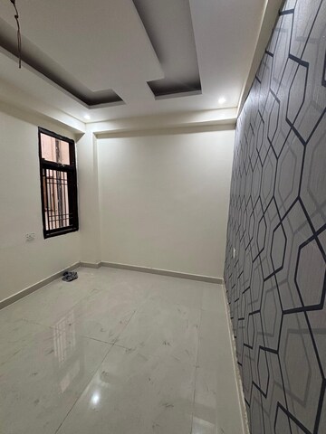 Room in 1 BHK Builder Floor at Samridhi Luxury Homes, Baraula – for Sale