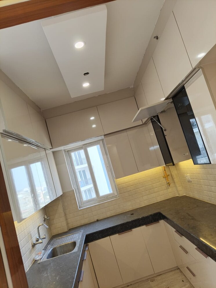 Kitchen, parklands 3 Bedroom 180 Sq.Yd. Builder Floor In Sector 85 Faridabad 9623864