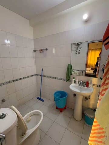 Bathroom in 3 BHK Apartment at Ardee City Palm Grove Heights, Sector 52 – for Rent
