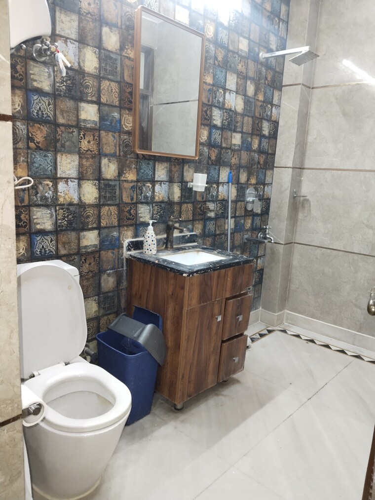 Bathroom, malviya nagar 2 Bedroom 1000 Sq.Ft. Apartment In Malviya Nagar Delhi 9623900