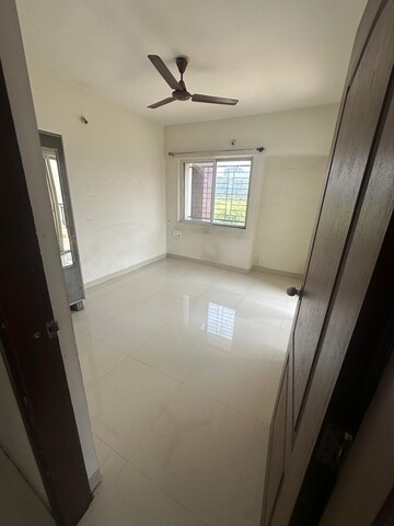 Room in 1 BHK Apartment at Kothari Arunaren Residency, Kharadi – for Rent
