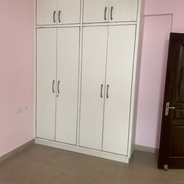 Room in 3 BHK Apartment at TDI City Kingsbury, Sector 61 – for Rent