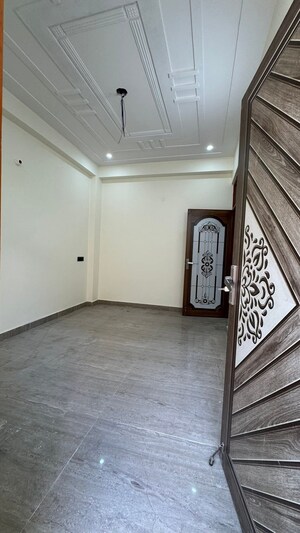 Room in 2 BHK Builder Floor at Chattarpur – for Rent