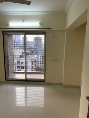 Room in 2 BHK Apartment at Heranadani Meadows Gemini, Ghodbunder Road – for Rent