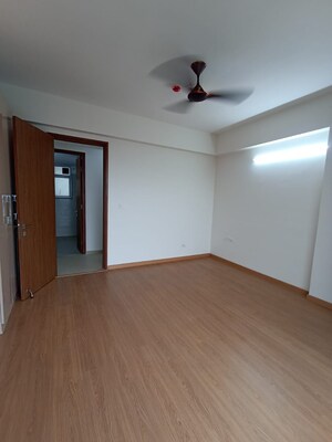 Room in 4 BHK Apartment at Godrej Woods, Sector 43 – for Rent