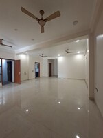 4 BHK 400 Sq.Mt. Builder Floor in RWA Apartments Sector 26