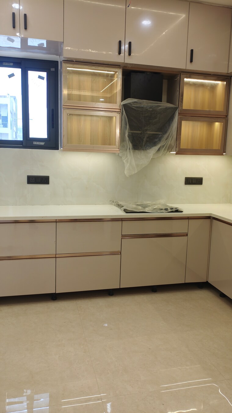 Kitchen, parklands 3 Bedroom 250 Sq.Yd. Builder Floor In Sector 85 Faridabad 9623980